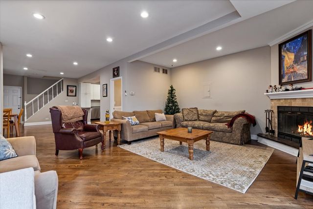 2553 N Southport Avenue 2R, Chicago, IL 60614