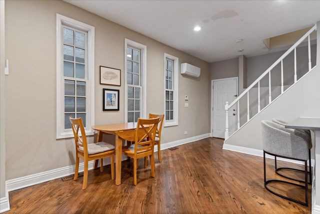 2553 N Southport Avenue 2R, Chicago, IL 60614