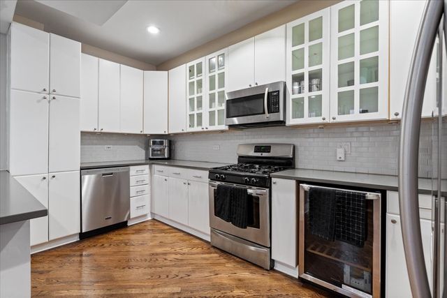 2553 N Southport Avenue 2R, Chicago, IL 60614