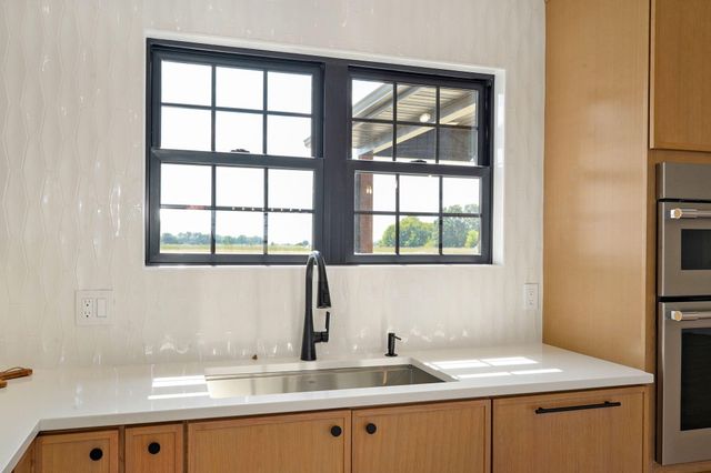 9966 E Farm Road 186, Rogersville, MO 65742