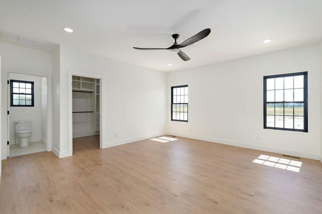 9966 E Farm Road 186, Rogersville, MO 65742