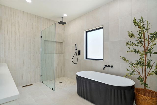 9966 E Farm Road 186, Rogersville, MO 65742