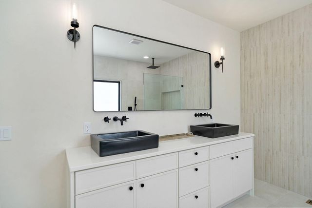 9966 E Farm Road 186, Rogersville, MO 65742