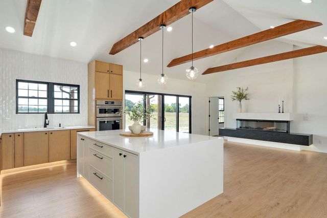 9966 E Farm Road 186, Rogersville, MO 65742