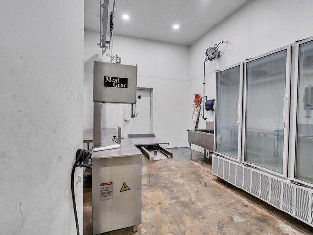 2024 Beverly Lane, Sealy, TX 77474