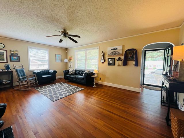 517 Singleton Ave, Kingstree, SC 29556