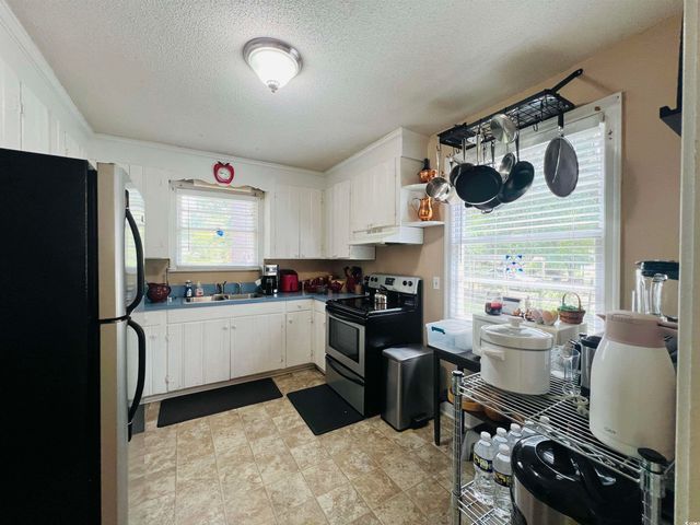 517 Singleton Ave, Kingstree, SC 29556