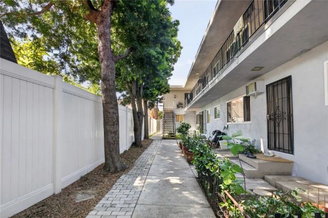 1015 Grover 3, Glendale, CA 91201