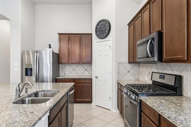 505 Cerezo DR, Leander, TX 78641