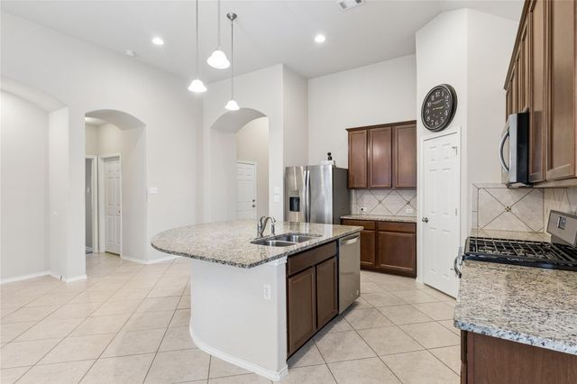 505 Cerezo DR, Leander, TX 78641