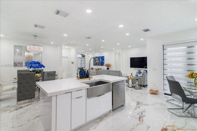 16234 SW 48th Terrace, Miami, FL 33185