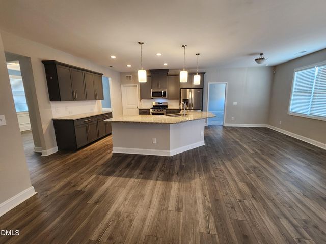 1528 Vergeland Drive, Hope Mills, NC 28348