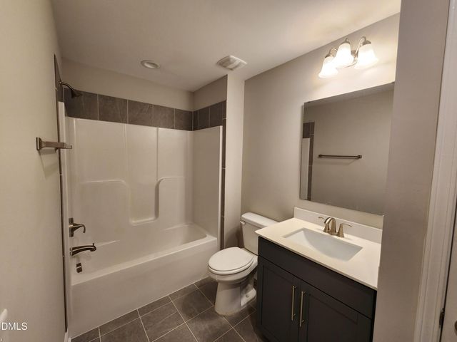 1528 Vergeland Drive, Hope Mills, NC 28348