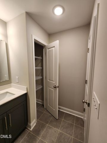 1528 Vergeland Drive, Hope Mills, NC 28348