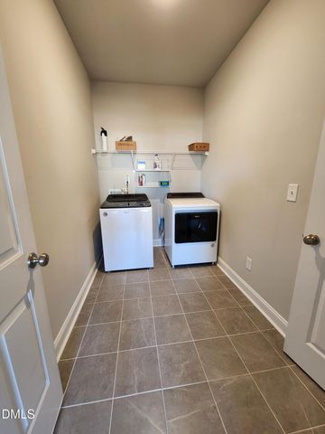 1528 Vergeland Drive, Hope Mills, NC 28348