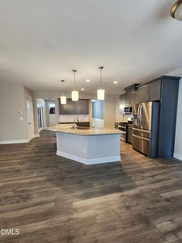 1528 Vergeland Drive, Hope Mills, NC 28348