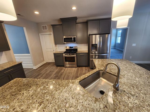 1528 Vergeland Drive, Hope Mills, NC 28348