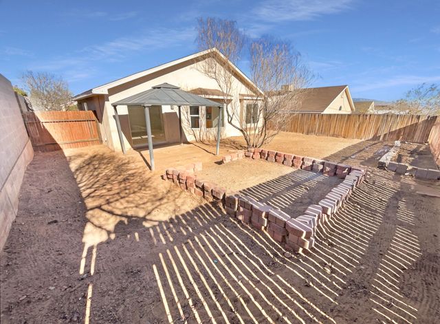 10616 Andalusian Avenue SW, Albuquerque, NM 87121