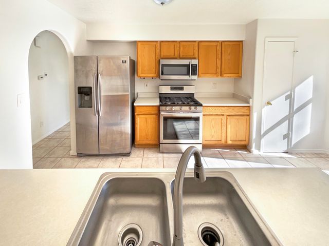 10616 Andalusian Avenue SW, Albuquerque, NM 87121