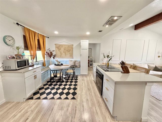 308 River Hills DR, San Marcos, TX 78666