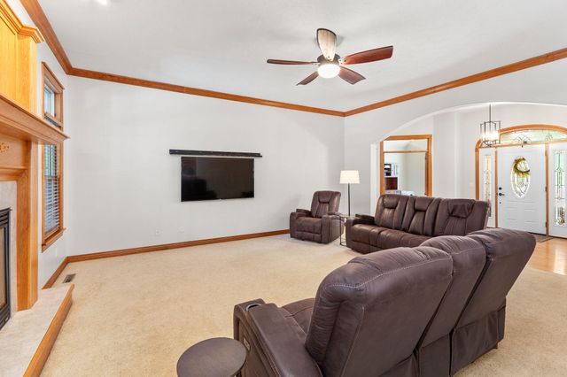 217 East Grace Street, Republic, MO 65738