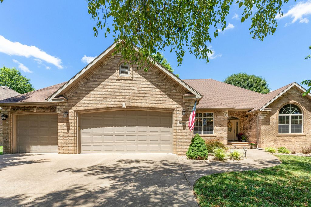 217 East Grace Street, Republic, MO 65738