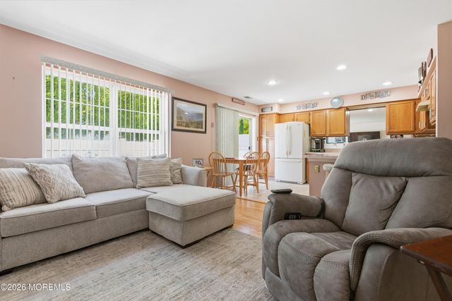 1905 Edwards Lane 1923, Toms River, NJ 08753