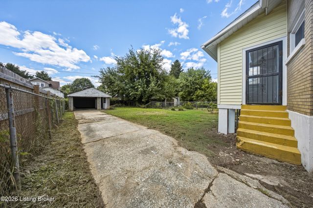 1810 Oregon Ave, Louisville, KY 40210
