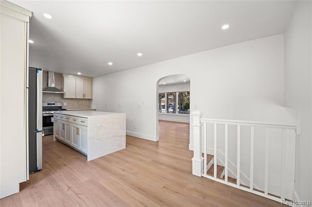 6742 Canterbury Court, Shelby Twp, MI 48316