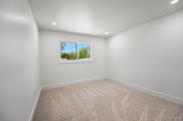 6742 Canterbury Court, Shelby Twp, MI 48316