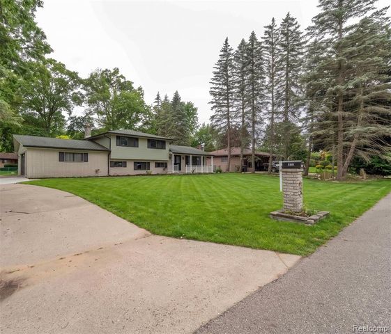 6742 Canterbury Court, Shelby Twp, MI 48316