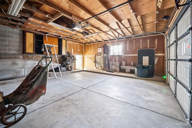 6742 Canterbury Court, Shelby Twp, MI 48316