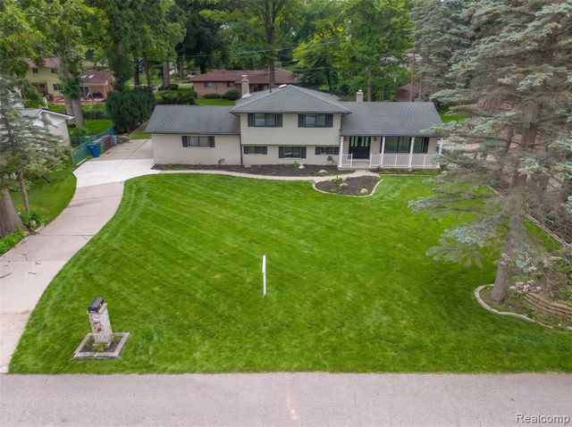 6742 Canterbury Court, Shelby Twp, MI 48316