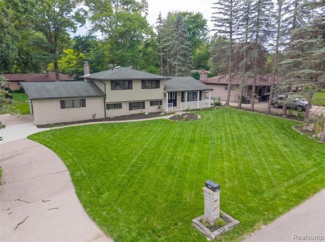 6742 Canterbury Court, Shelby Twp, MI 48316