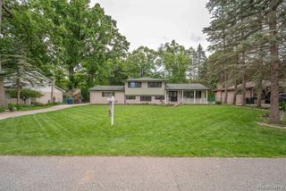 6742 Canterbury Court, Shelby Twp, MI 48316