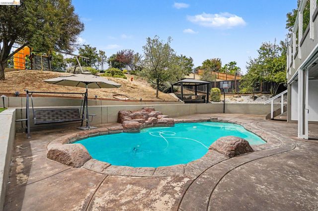 2700 St Regis Ave, Brentwood, CA 94513