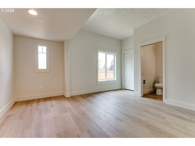 3335 RIVER Rd, Eugene, OR 97404