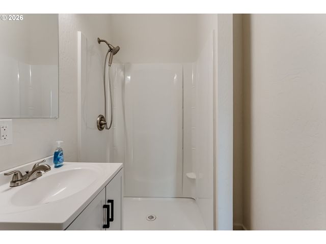 3335 RIVER Rd, Eugene, OR 97404