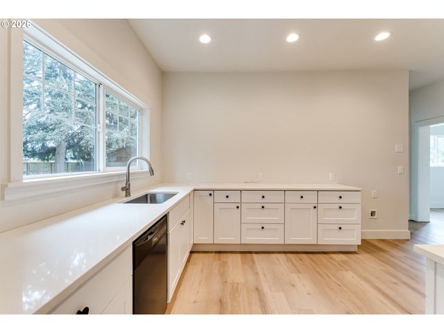3335 RIVER Rd, Eugene, OR 97404