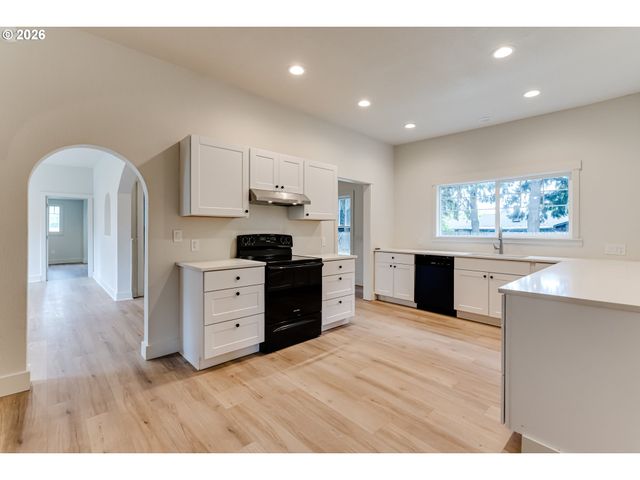 3335 RIVER Rd, Eugene, OR 97404