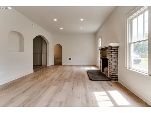 3335 RIVER Rd, Eugene, OR 97404