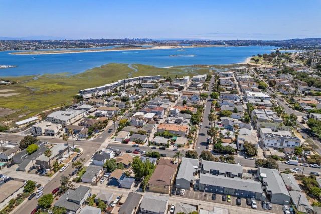 1956 Pacific Beach Dr, San Diego, CA 92109