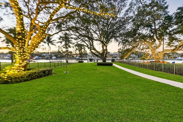 2162 Radnor Road, North Palm Beach, FL 33408