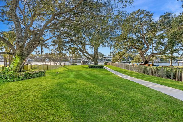 2162 Radnor Road, North Palm Beach, FL 33408