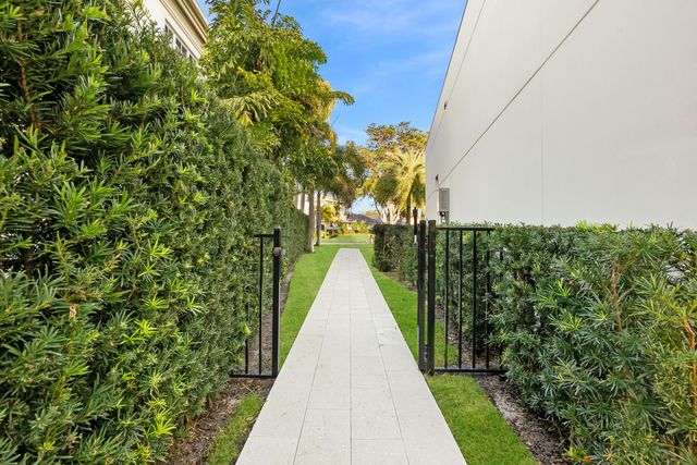 2162 Radnor Road, North Palm Beach, FL 33408