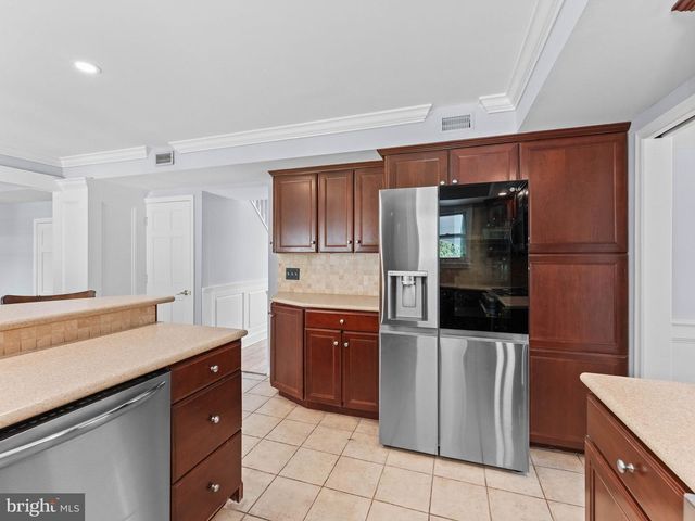 8 CHESTERFIELD RD, Sewell, NJ 08080