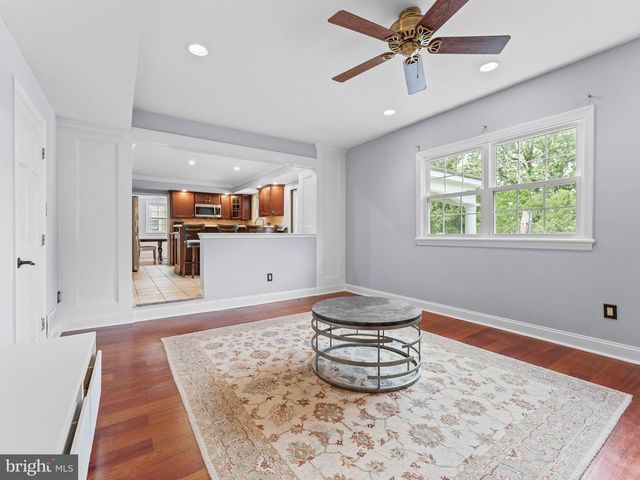 8 CHESTERFIELD RD, Sewell, NJ 08080