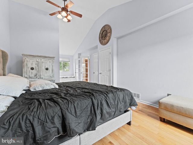 8 CHESTERFIELD RD, Sewell, NJ 08080