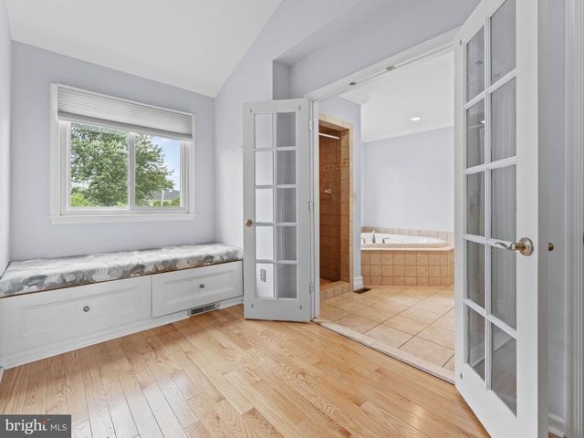 8 CHESTERFIELD RD, Sewell, NJ 08080