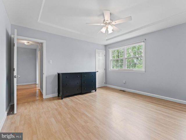 8 CHESTERFIELD RD, Sewell, NJ 08080